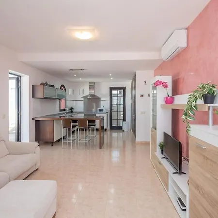 Atico Con Terraza En * Agaete (Gran Canaria)