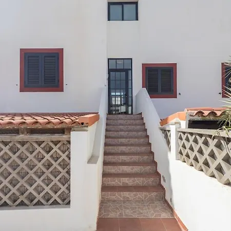 Atico Con Terraza En Lägenhet